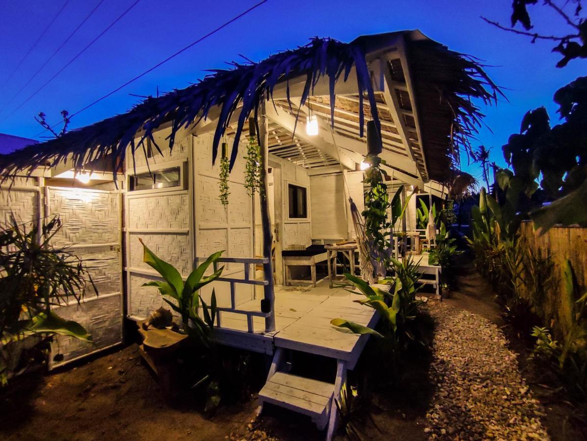 The Surf Shacks - Beach House, Aircon, Fast Wifi 제너럴 루나 외부 사진