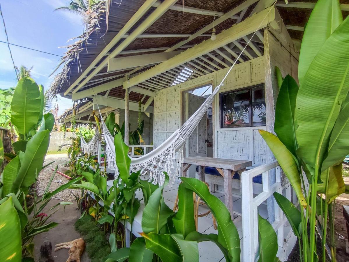 The Surf Shacks - Beach House, Aircon, Fast Wifi 제너럴 루나 외부 사진