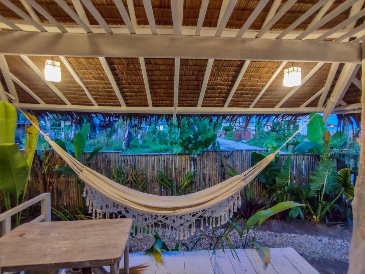 The Surf Shacks - Beach House, Aircon, Fast Wifi 제너럴 루나 외부 사진